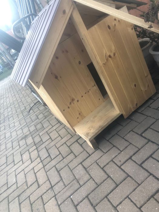 Căsuța pentru câini