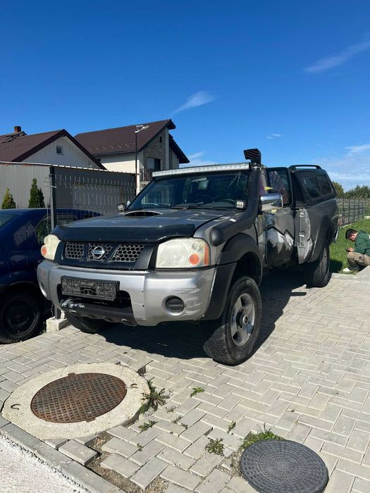 Nissan Navara avariat