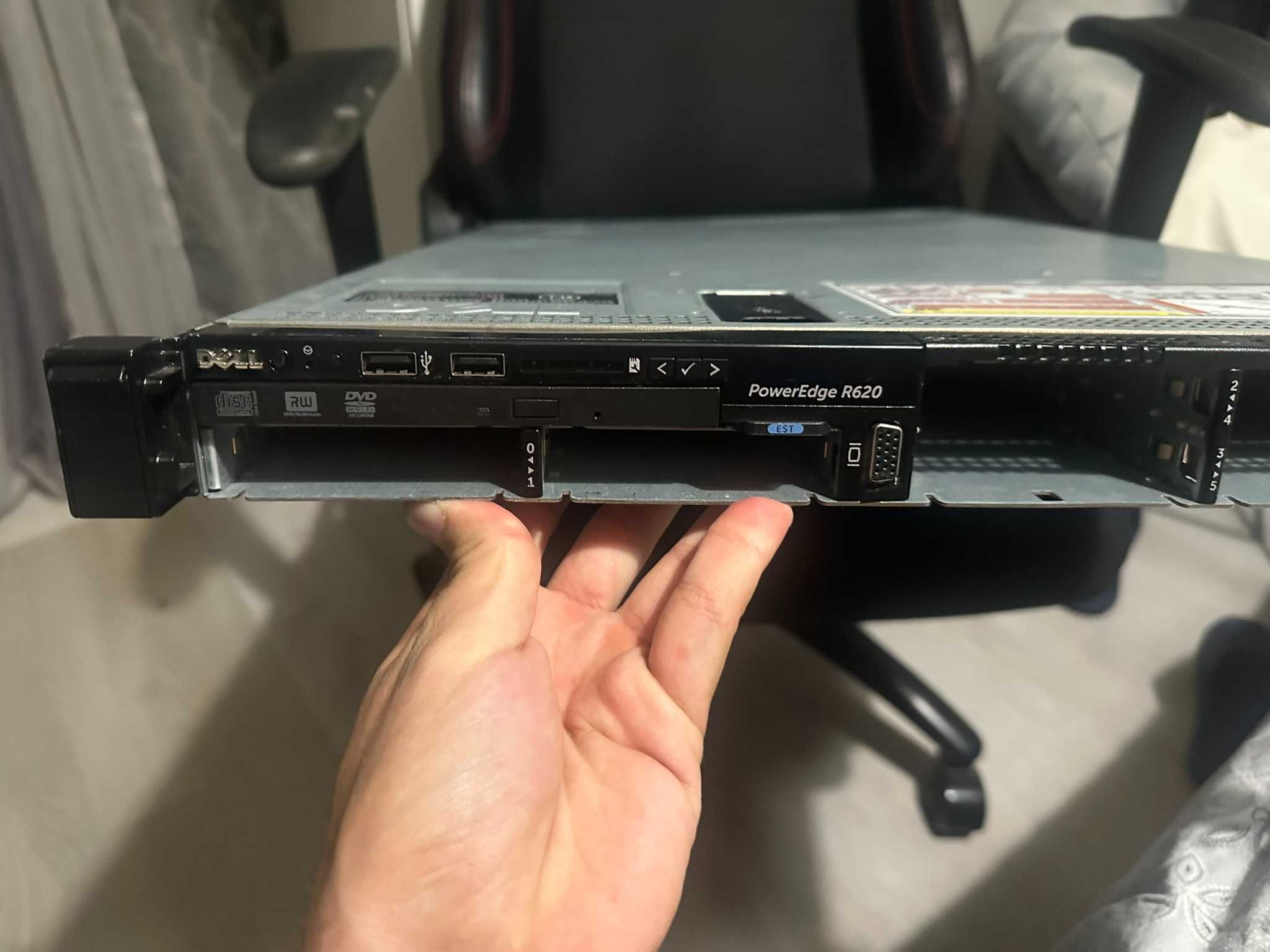 Dell PowerEdge R630 и Dell PowerEdge R620 сървъри