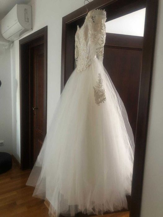 Rochie de mireasa crem  Agnes Toma ,  38