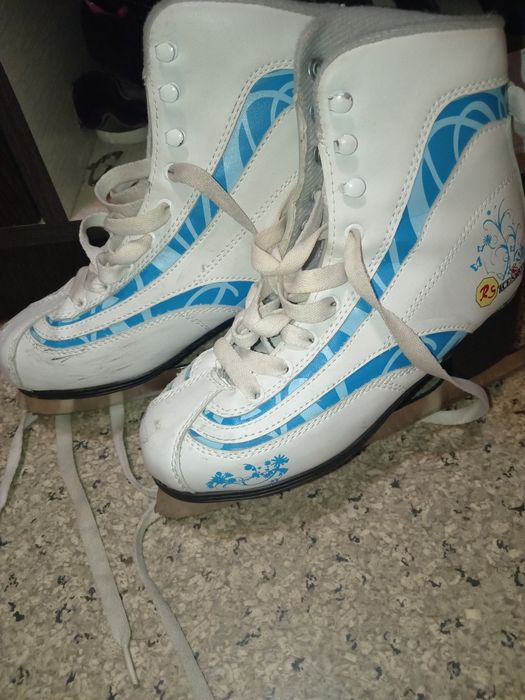 Отдам коньки 34 размер