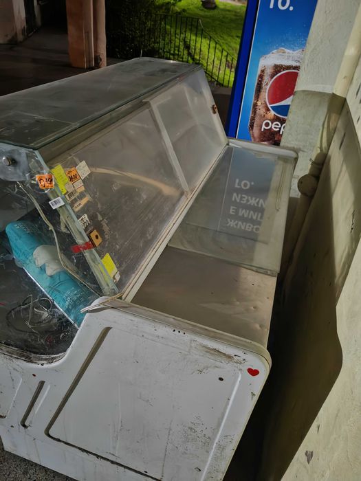 продавам хладилна витрина- хоризонтална