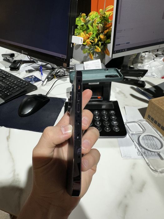 срочно продается Apple 14 pro