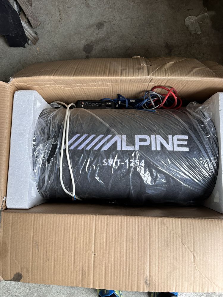 Vand Subufer Alpine 1000 watts peak  cu statie si cablaje