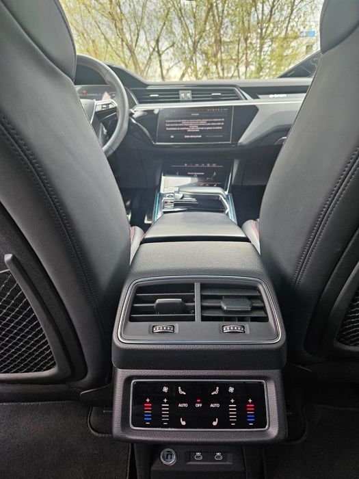 Audi Q8 Urgent !!!Audi Q8 55 E-tron Sportback S-line Quattro