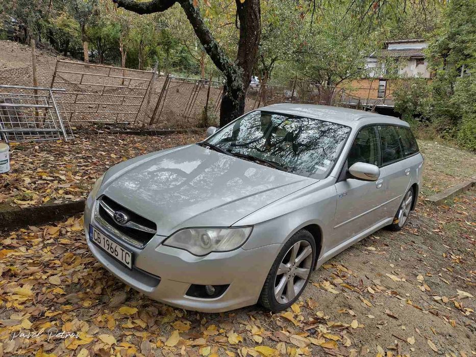 Продавам Subaru Legacy