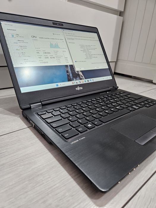 Fujitsu Lifebook U747