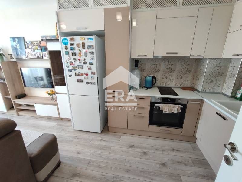 Продава се Двустаен апартамент в Варна, Възраждане 1 - 70 кв.м за 2358 €/кв.м - Снимка #2