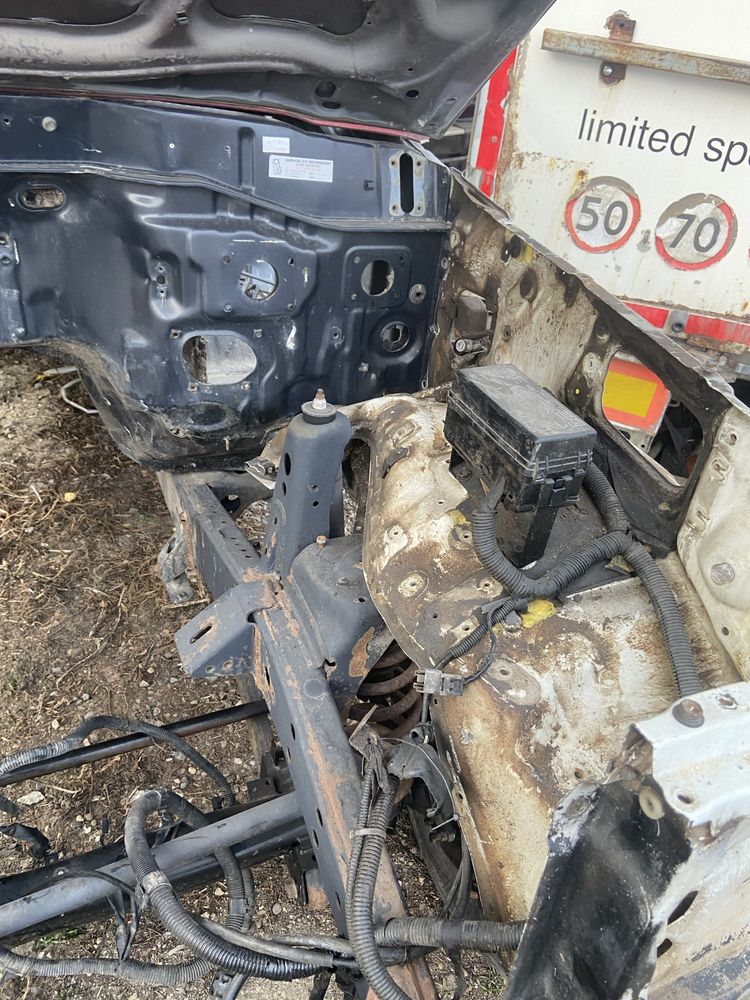 Dezmembrez toyota hdj 80