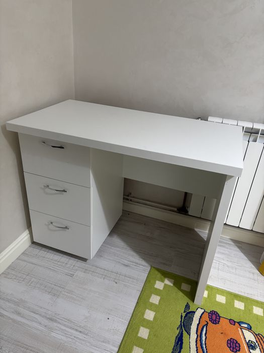 Birou cu 105x56x82 cm