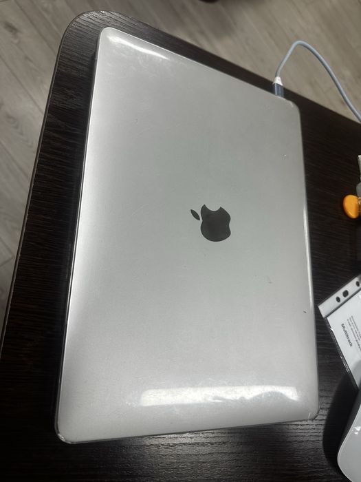Продам Macbook Air