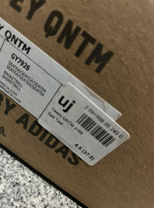 yeezy qntm noi originali