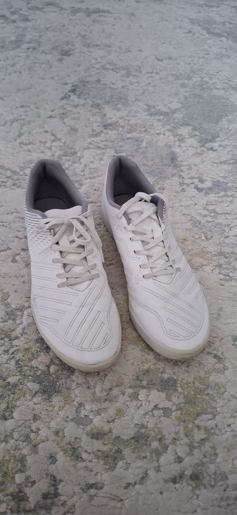 Ghete futsal Decathlon, 44