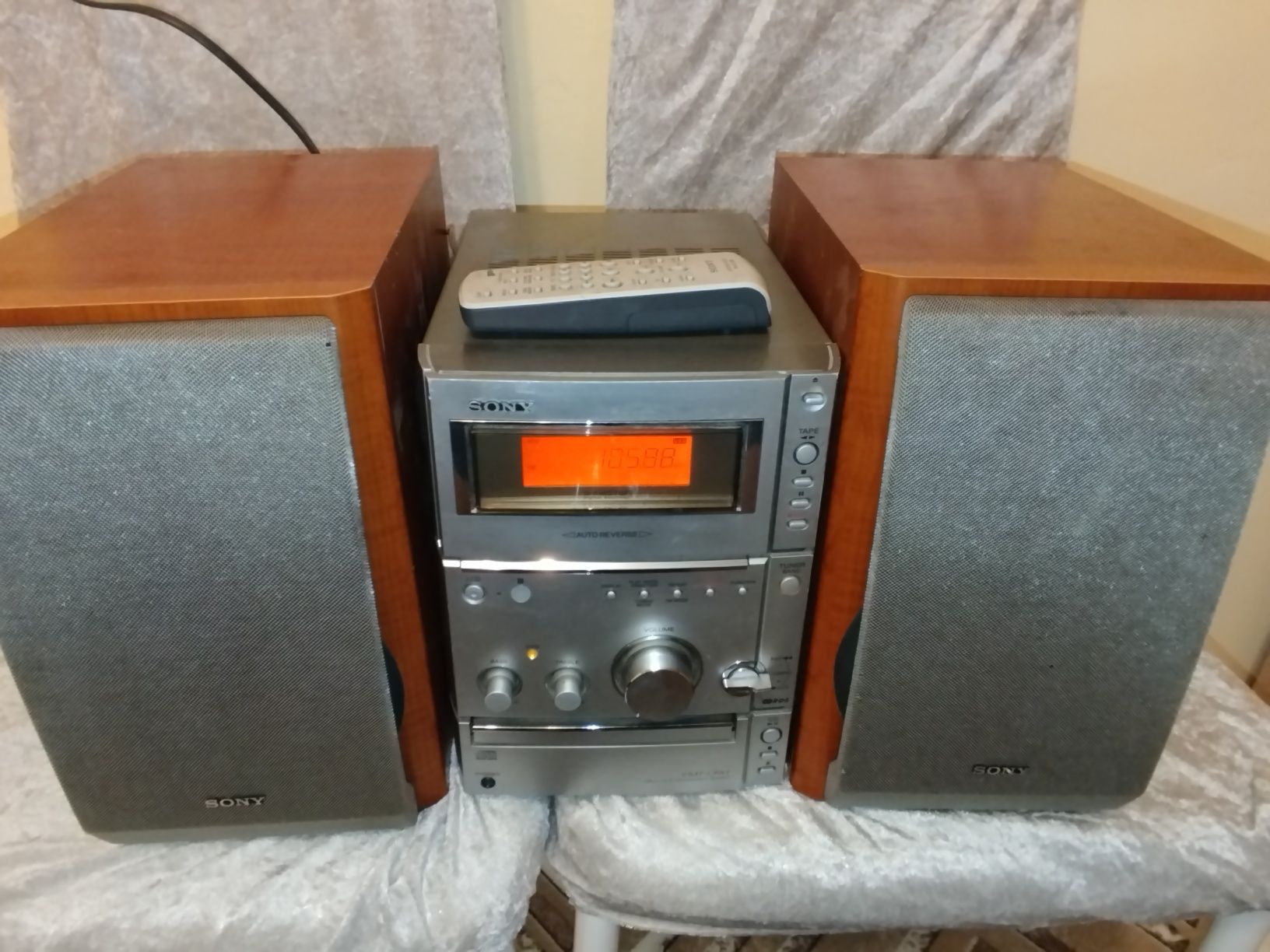 Аудиосистема SONY с дистанционно и колони