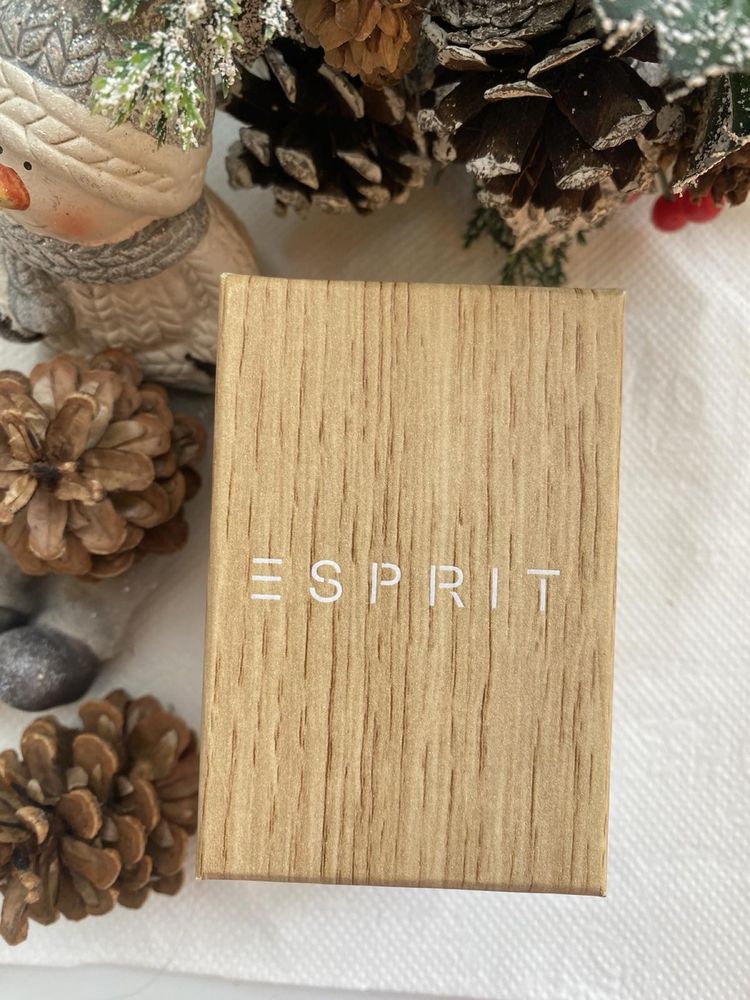 Чисто нов часовник ESPRIT