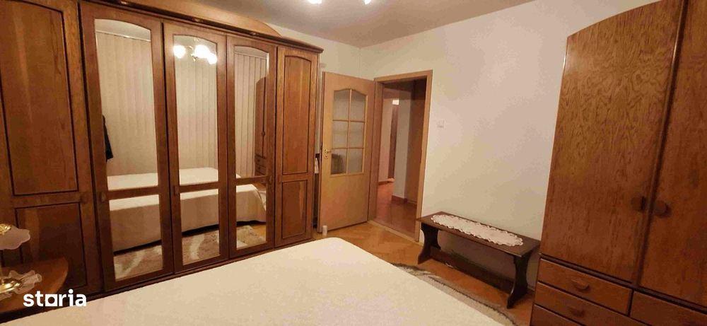 Apartament cu 3 camere in zona Arcu - Carrefour (fost Billa)