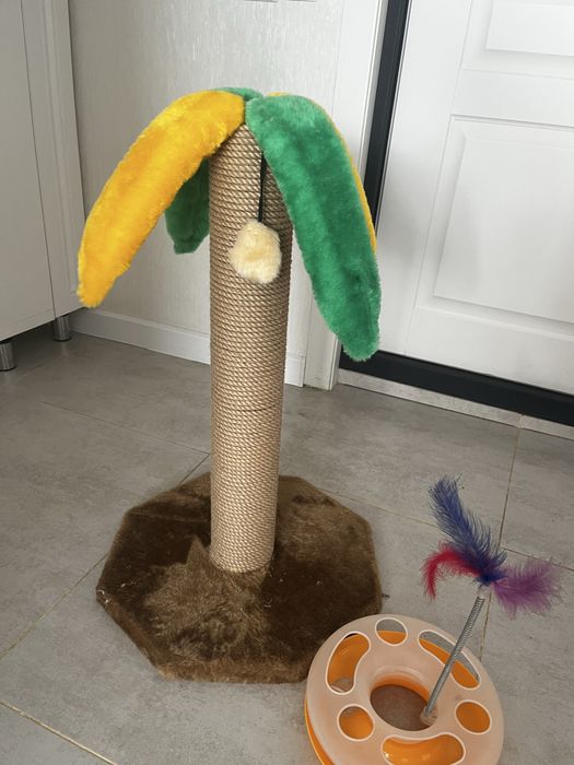 Когтеточка для кошек и котят ( пальма) 67 см новая