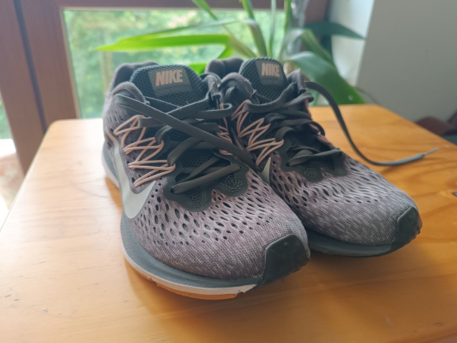 Маратонки Nike zoom winflo5, номер 36