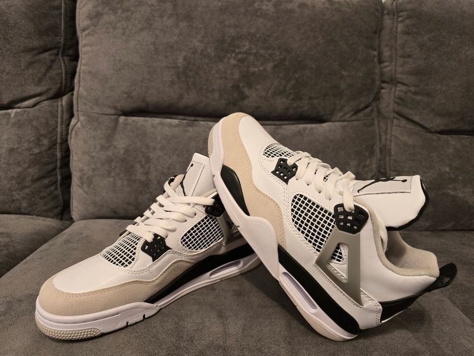 Jordan 4 Military Black nr 38 int 24 cm preț 400 lei
