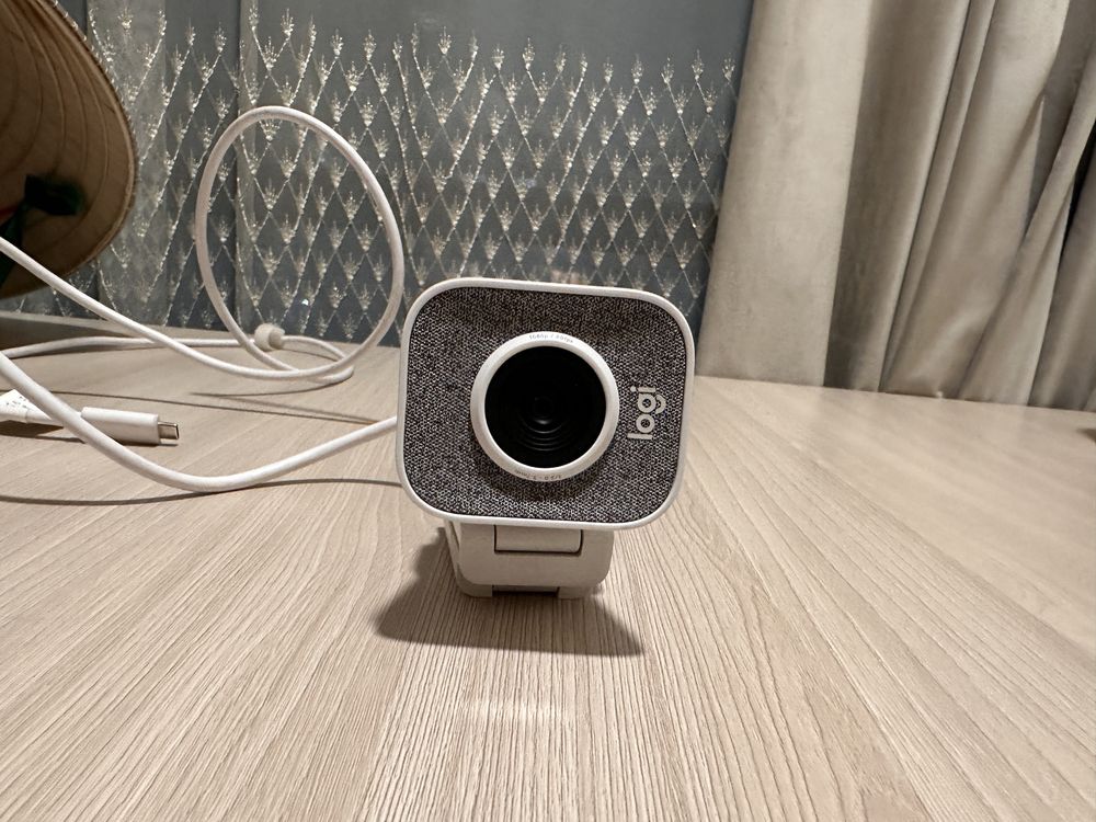 камера logitech streamcam
