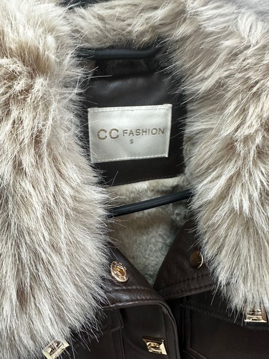 Дамско Кожено яке с пух на ръкавите