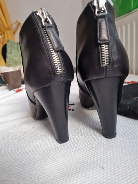 Botine foarte elegante Massimo Dutti