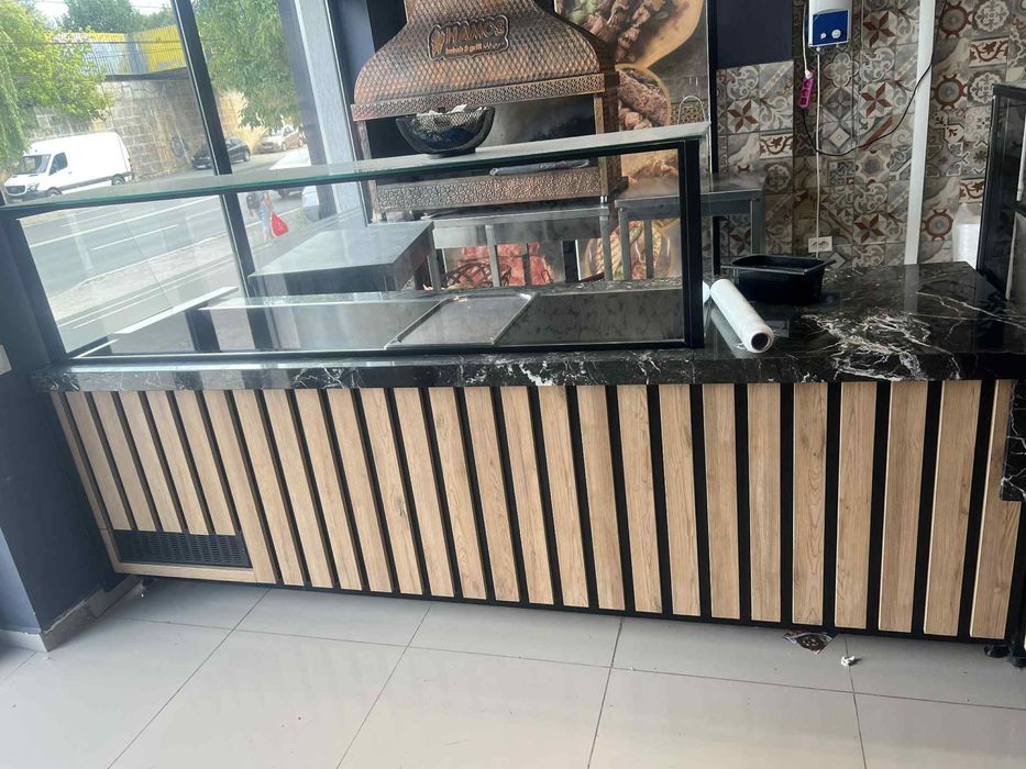 Vand vitrina restaurnt