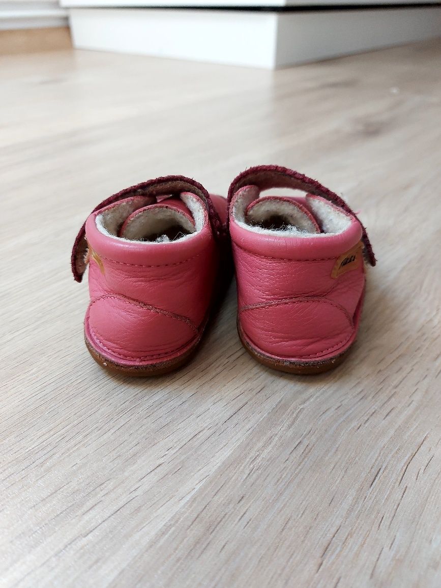 Papuci pentru bebelusi din piele