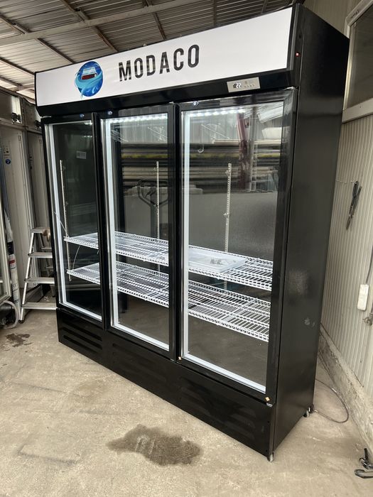 Vitrina frigorifica cu 3 usi noua