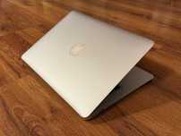 13.3'Apple MacBook Air Mid 2017 8GB RAM/256GB SSD/Intel i5