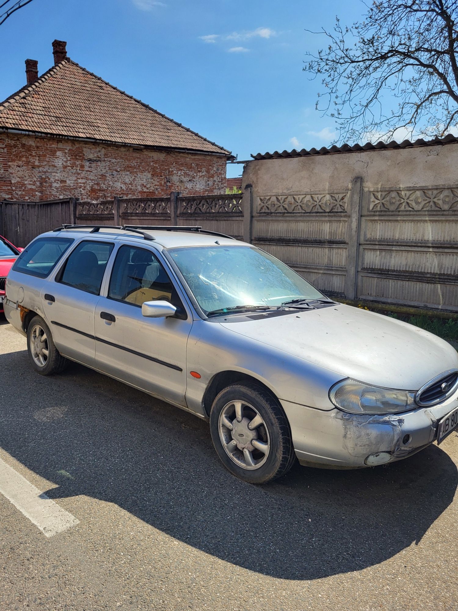 Vând Ford Mondeo