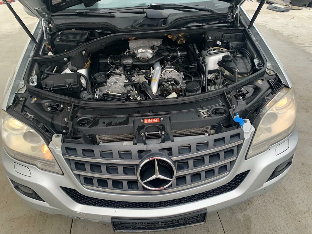 Dezmembrez mercedes Ml 164 facelift