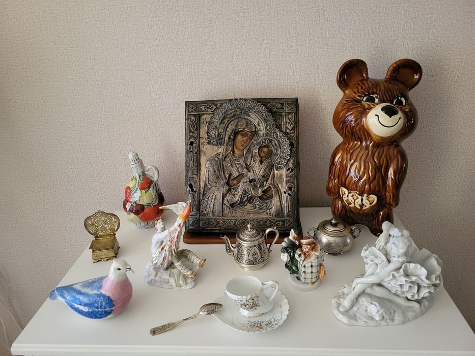 Икона Тихвинская Богоматерь. Серебро 84. Вес оклада 615 грамм. 19 век.