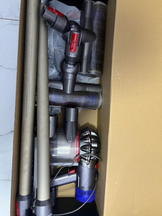 Пылесос Dyson (нужен ремонт либо на запчасти)