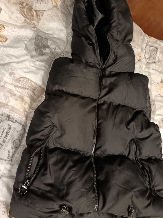 Дамски черен елек