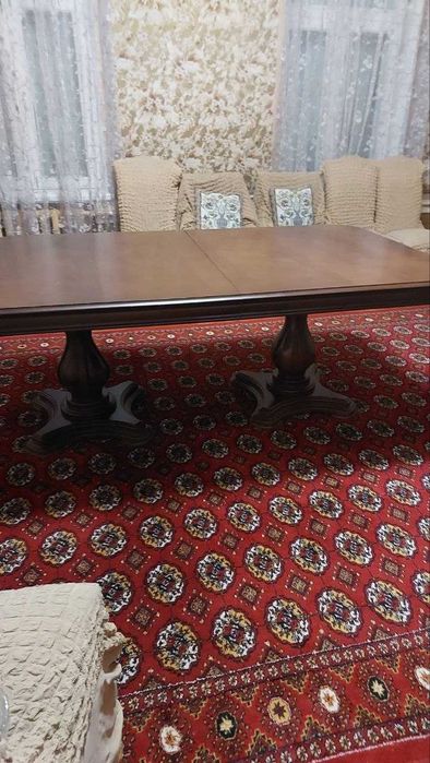 Stol va 12ta stullar