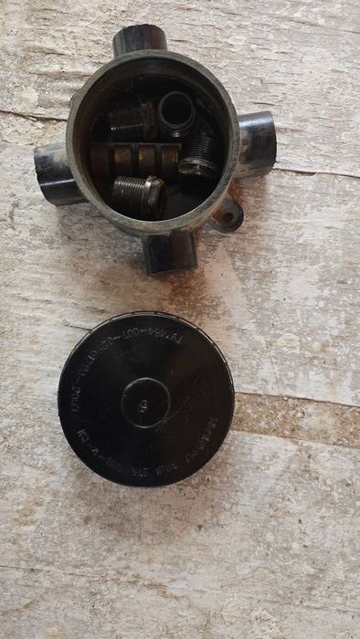 Коробка разветвительная 4-х рожковая  с защитой IP65 до 16мм2