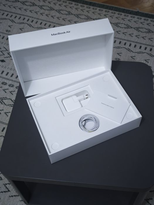 MacBook Air 13" 2020 i3