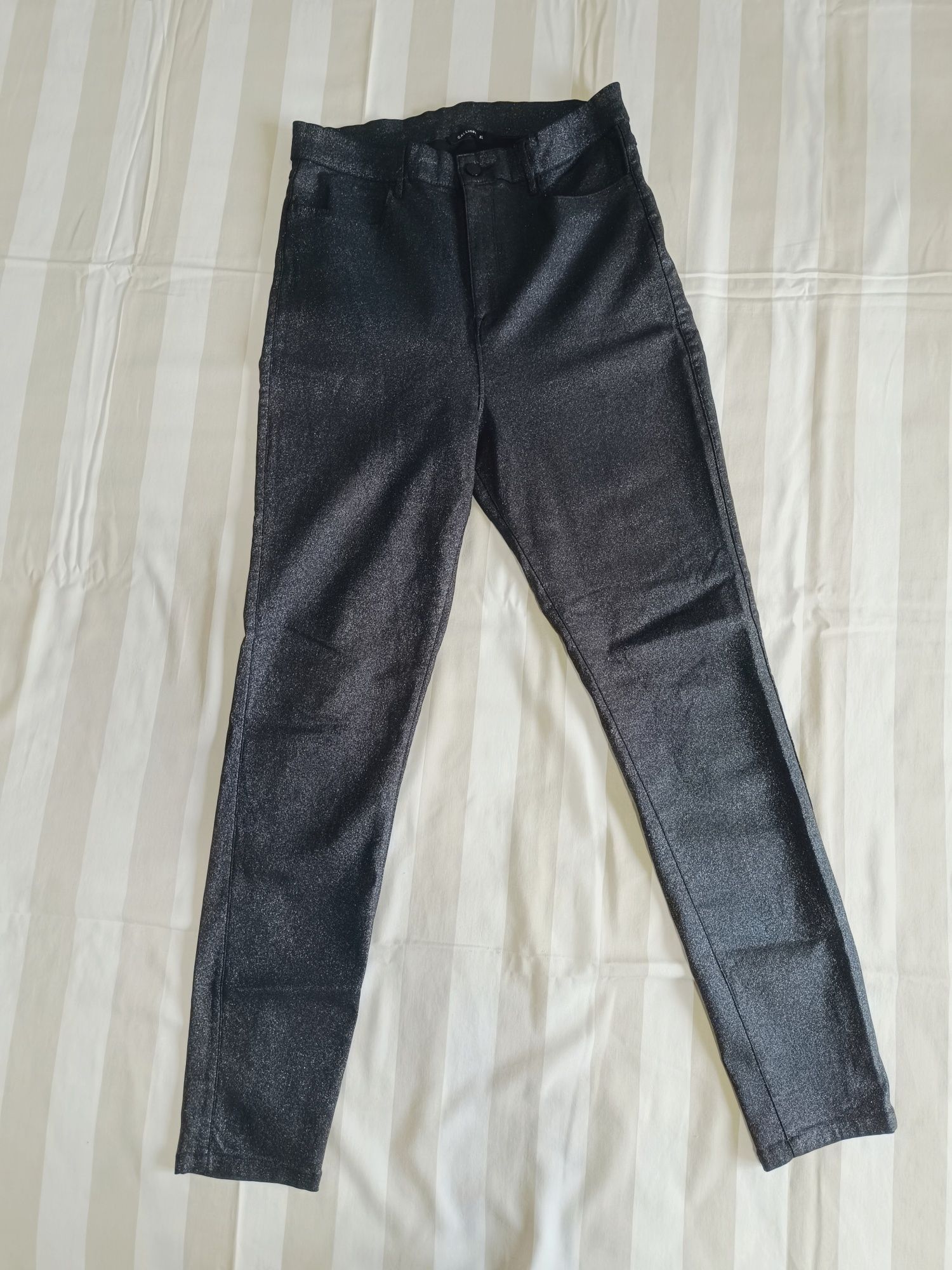 Pantaloni tip colant skinny,foarte sclipicios