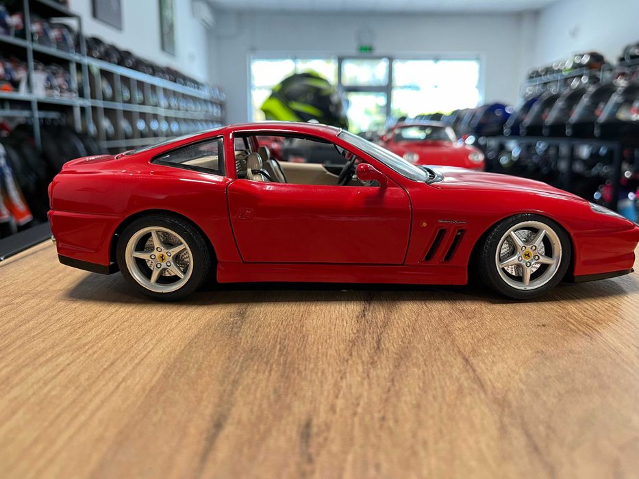 BBURAGO  Mетална колекционерска количка модел FERRARI 550 MARANELLO