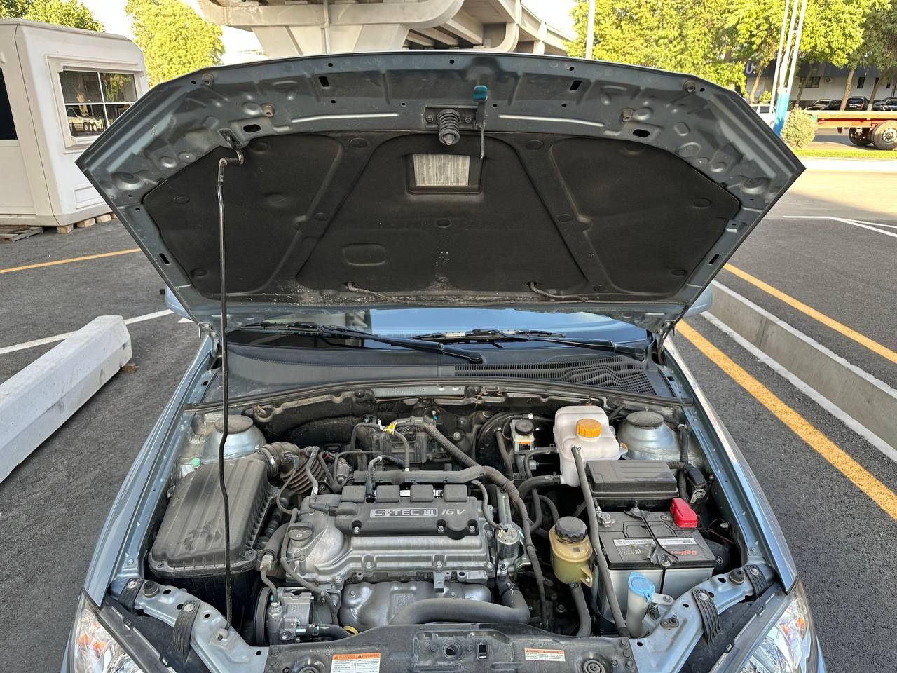 Jentra 2015 yil 76 000 km prabeg idealniy sastiyanada bitta petno bor