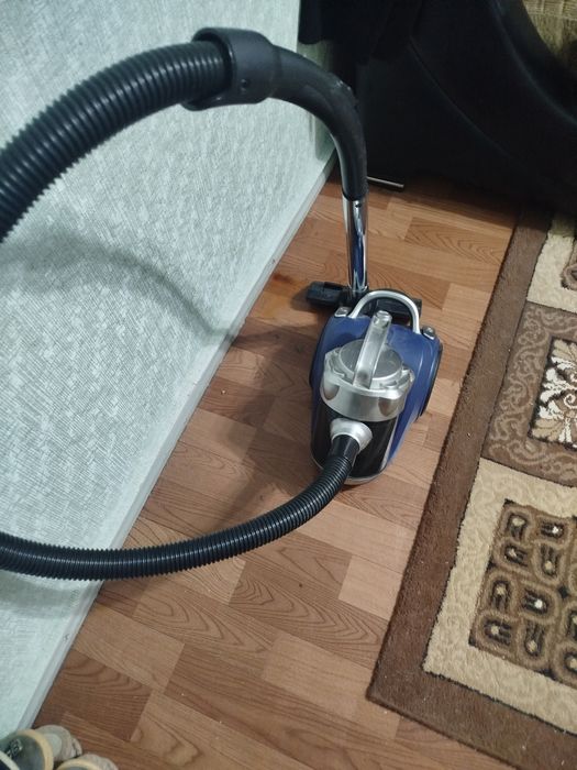 Продаю Пылесос BQ