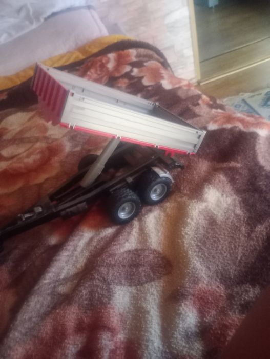 Tractor de jucărie claas cu cupă,+ remorcă  basculantă