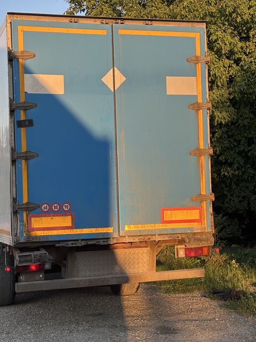 Semiremorca duba inchisa