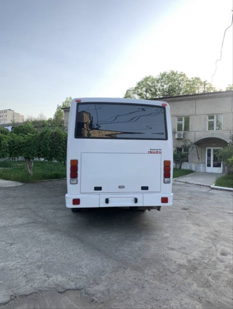 Isuzu NP 37 2015 йил