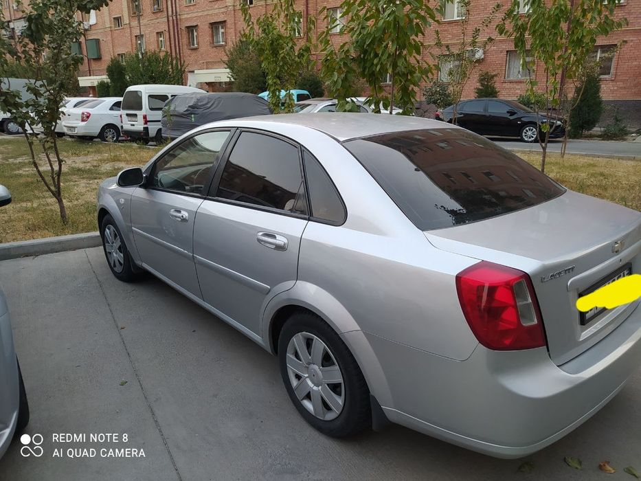 Ласетти 1.8 сотилади