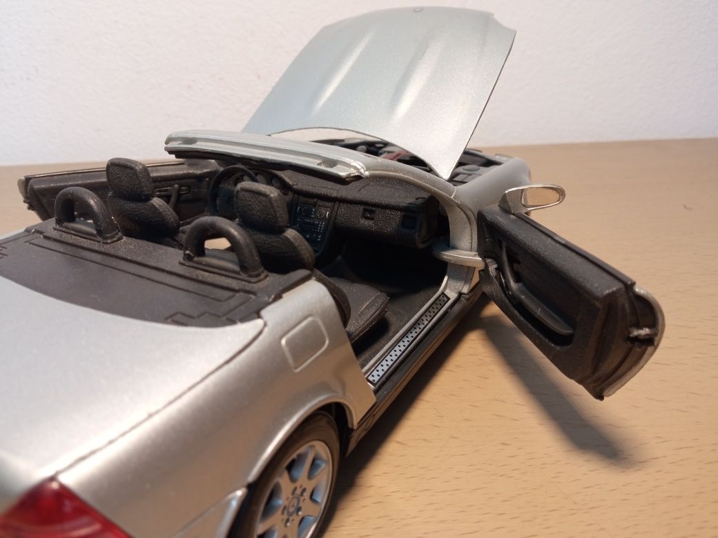 Mercedes SLK macheta auto 1:18 maisto