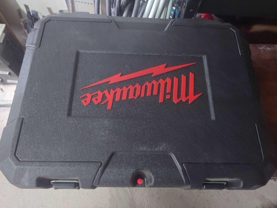 Куфар Milwaukee от лазерен нивелир