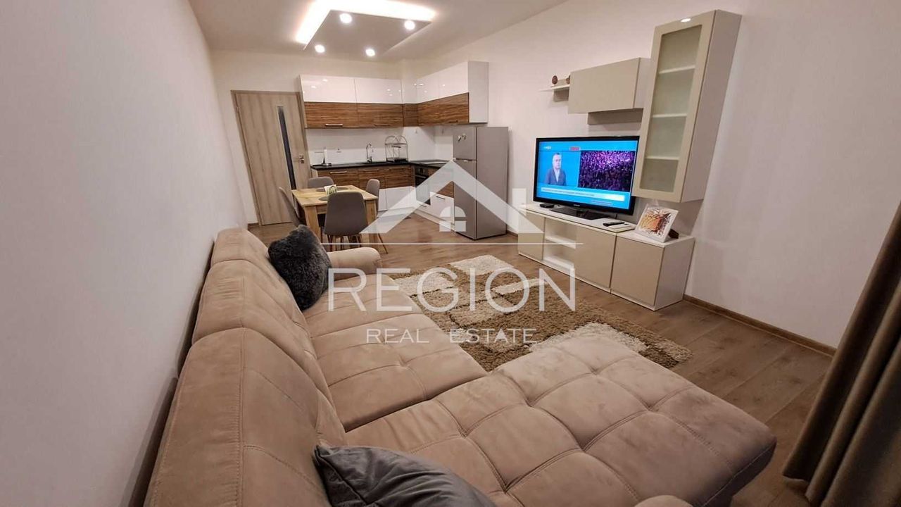 Дава се под наем Двустаен апартамент в Варна, Център - 64 кв.м за 550 € - Снимка #3