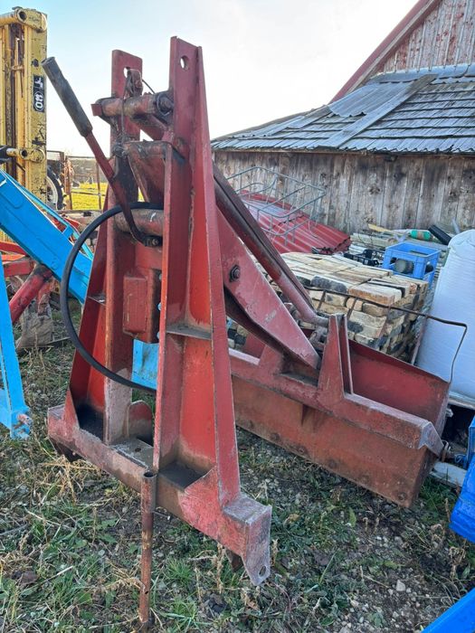 Încărcătoare pentru tiranti la tractor